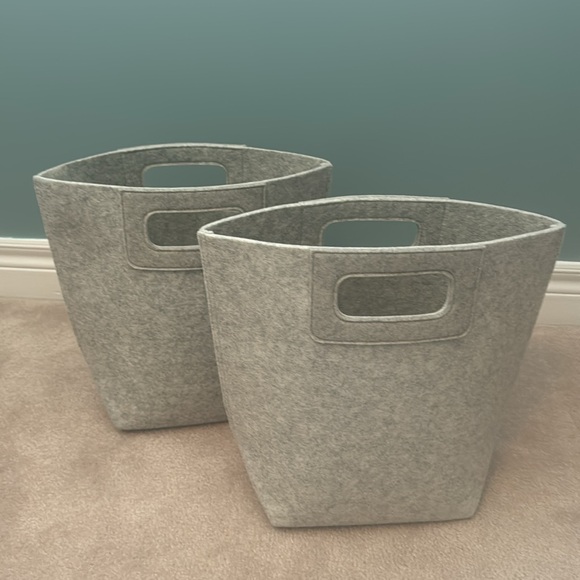 NWOT - 6 PIECES FELT SMALL BASKET - GREY - Picture 1 of 5